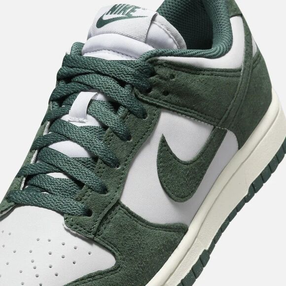 [NEW] Women's Nike Dunk Low Shoes Green HJ7673-002 - Picture 5 of 5